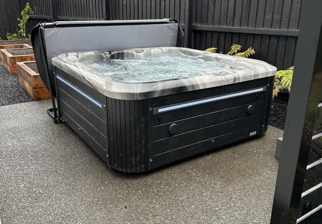 16184A25 1B58 4EBD B4AE 7507145ED1F7 1 105 c